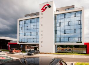 Exterior of Hotel Grid photographed from the parking lot